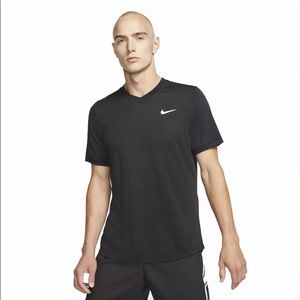 SOLD—NWT Mens S/S Nike Top, slim fit XXL, v-neck